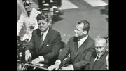 Das Jahr 1963 – US-Präsident Kennedy besucht West-Berlin, Kreml-Chef Chruschtschow und die "Himmelsgeschwister" Gagarin und Tereschkowa den Osten der Stadt. Zu Weihnachten wird die Mauer dank des Passierscheinabkommens für wenige Tage durchlässiger. Eine Berlin-Chronik der Superlative: 30 Folgen, Jahr für Jahr erzählt, von 1961, dem Jahr des Mauerbaus, bis 1990, dem Jahr der Wiedervereinigung. - v.li.: John F. Kennedy, Willy Brandt, Konrad Adenauer