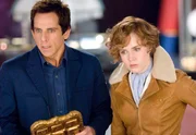 Die Flieger-Pionierin Amelia Earhart (Amy Adams) versucht Larry (Ben Stiller) zu helfen, den Code f&uuml;r die goldene Tafel herauszufinden.