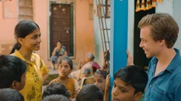 Tobi mit Devak Patil in Mumbai.