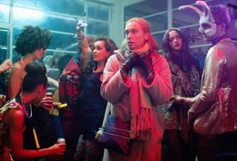 Maureen (Toni Collette, vorne, m.).