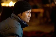 Er hat eine schwere Nacht hinter sich: Brian Tee als Dr. Ethan Choi.