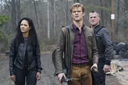 (v.l.n.r.) Riley Davis (Tristin Mays); Angus MacGyver (Lucas Till); Jack Dalton (George Eads)