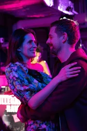 Sabine Gr&uuml;nberg (Doris Golpashin, l.); Jan Rothe (Klaas Heufer-Umlauf, r.)