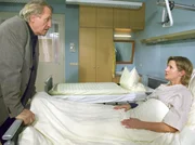 Klara Wohlfahrt (Heike Jonca) hat Besuch von ihrem Mann Peter Wohlfahrt (Reiner Schöne), mit dem sie nach 30-jähriger Ehe in Scheidung lebt. Klara Wohlfahrt (Heike Jonca) hat Besuch von ihrem Mann Peter Wohlfahrt (Reiner Schöne), mit dem sie nach 30-jähriger Ehe in Scheidung lebt.