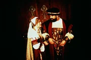 F&uuml;rstin Maria (Maria Schell) und K&ouml;nig Matth&auml;us (Gerhard Olschewski) sind sich einig, dass die widerspenstige Prinzessin nun gez&auml;hmt ist.