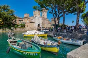 Sirmione, der Ort auf der Halbinsel des s&uuml;dlichen Gardasees, ist so etwas, wie der Brennpunkt des Tourismusbooms. Weiteres Bildmaterial finden Sie unter www.br-foto.de.