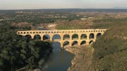 Der Pont du Gard ist ein r&ouml;mischer Aqu&auml;dukt im S&uuml;den Frankreichs. Er z&auml;hlt zu einem der am besten erhaltenen Wasserkan&auml;le aus der R&ouml;merzeit in Frankreich.