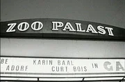 Das Jahr 1966 – Studenten protestieren, langhaarige Jugendliche erhitzen die Gemüter, ein sowjetisches Militärflugzeug stürzt in den Stößensee und die SED feiert Geburtstag. Eine Berlin-Chronik der Superlative: 30 Folgen, Jahr für Jahr erzählt, von 1961, dem Jahr des Mauerbaus, bis 1990, dem Jahr der Wiedervereinigung. - Filmmetropole Berlin - Verleihung Deutscher Fimpreis im Zoopalast