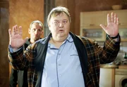 Gregor Ehrenberg (Dieter Pfaff) wird Opfer eines Überfalls.