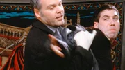 Mit einem raffinierten Plan l&auml;uft Chops (Leo Fitzpatrick, r.) Detective Goren (Vincent D'Onofrio) in die Falle.