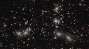 Astronomen haben mit den Weltraumteleskopen Chandra und Webb das am weitesten entfernte Schwarze Loch gefunden, das jemals im Röntgenlicht entdeckt wurde. Astronomen haben mit den Weltraumteleskopen Chandra und Webb das am weitesten entfernte Schwarze Loch gefunden, das jemals im Röntgenlicht entdeckt wurde.