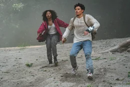 l-r; Elena Wallace (Dominique Fishback), Noah Diaz (Anthony Ramos)