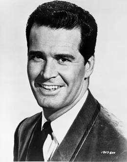 Es gef&auml;llt ihm gar nicht, dass seine Frau pl&ouml;tzlich nicht mehr nur f&uuml;r die Kinder und den Haushalt da ist: Dr. Gerald Boyer (James Garner) ...