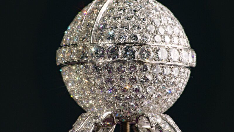 Die britischen Kronjuwelen – Eine Geschichte von Licht und Schatten (GB, 2022)