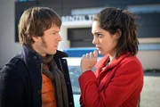 v.l.n.r.: Tom Kowalski (Steffen Schroeder), Olivia Fareedi (Nilam Farooq)