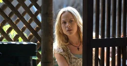 Will unbedingt in einen B&uuml;rgerkriegsgebiet: Sarah (Julie Benz) ...