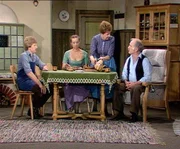 Second from the right: Marie (Gerda Steiner). On the right: Alois (Peter Steiner).