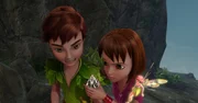 Der Zorn aus dem Stein der Zwietracht ist auf Peter Pan übergegangen. Wendy und Tinker Bell begleiten ihn zum Vulkan, in den er den Stein zusammen mit seinem schlimmsten Feind in Nimmerland werfen muss. Der Zorn aus dem Stein der Zwietracht ist auf Peter Pan übergegangen. Wendy und Tinker Bell begleiten ihn zum Vulkan, in den er den Stein zusammen mit seinem schlimmsten Feind in Nimmerland werfen muss.