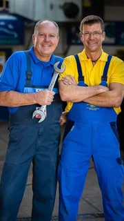 Die Autodoktoren: Hans-Jürgen Faul (l.) und Holger Parsch Die Autodoktoren: Hans-Jürgen Faul (l.) und Holger Parsch