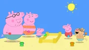 Heute besuchen Peppa und ihre Familie den Strand. Peppa zeigt Mama, Papa und Schorsch, wie toll sie Sandburgen bauen kann. Zusammen mit all ihren Freunden bauen sie eine gro&szlig;e Sandburg.