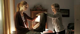 Oma Maria Kaltenbach (Cornelia Froboess, r.) war einst eine Weltklasse-Reiterin. Mika (Hanna Binke, l.) k&ouml;nnte in ihre Fu&szlig;stapfen treten - im wahrsten Sinne des Wortes.