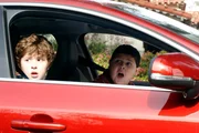 L-R: Luke Dunphy (Nolan Gould), Manny Delgado (Rico Rodriguez) L-R: Luke Dunphy (Nolan Gould), Manny Delgado (Rico Rodriguez)