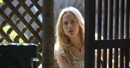 Will unbedingt in einen B&uuml;rgerkriegsgebiet: Sarah (Julie Benz) ...