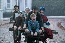 Abenteuerliche Fahrt ins Gl&uuml;ck, l-r: Emily Mortimer als Jane Banks, Nathanael Saleh als John, Pixie Davies als Annabel, Julie Walters als Ellen, Joel Dawson als Georgie, Lin-Manuel Miranda als Jack, Emily Blunt als Mary Poppins