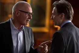 Die Firmenchefs Jock Goddard (Harrison Ford, l.) und Nicholas Wyatt (Gary Oldman, r.) sind erbitterte Rivalen, die sich bis aufs Blut bek&auml;mpfen ...