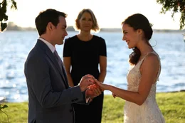 Kyle (Sean Colby, l.); Maddie (Julia Borsellino, r.)