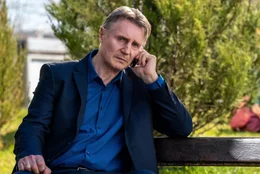 Alex Lewis (Liam Neeson) hat am Ende seines "Arbeitslebens" mit zahlreichen Problemen zu k&auml;mpfen.
