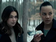 L-R: Karla Dixon (Serinda Swan), Frances Neagley (Maria Sten) L-R: Karla Dixon (Serinda Swan), Frances Neagley (Maria Sten)