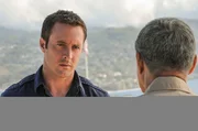 Steves (Alex O'Loughlin, l.) aktueller Fall lässt alte Wunden aufreißen und das nicht nur bei David Toriyama (James Saito, r.) ... Steves (Alex O'Loughlin, l.) aktueller Fall lässt alte Wunden aufreißen und das nicht nur bei David Toriyama (James Saito, r.) ...