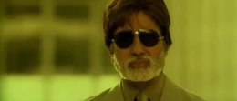 Yashvardhan 'Major' Rampal (Amitabh Bachchan)  Die Verwendung des sendungsbezogenen Materials ist nur mit dem Hinweis und Verlinkung auf RTL+ gestattet.; Yashvardhan 'Major' Rampal (Amitabh Bachchan)  Die Verwendung des sendungsbezogenen Materials ist nur mit dem Hinweis und Verlinkung auf RTL+ gestattet.