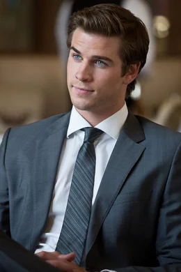 Adam Cassidy (Liam Hemsworth) sieht sich am Ziel seiner Tr&auml;ume: Er ist ganz oben in der Hightech-Industrie angekommen.