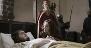 K&ouml;nigin Konstanze von Sizilien (Alessia Guerrieri) am Sterbebett ihres Gemahls Heinrich VI. (Matteo Tomasello), Kaiser des Heiligen R&ouml;mischen Reichs.