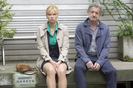 Standesbeamtin Ellen (Veronica Ferres, li.) und ihr Therapeut Christian (Dominic Raacke, re).