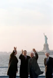 V.l.: George Bush, Ronald Reagan, Mikhail Gorbachev
