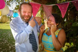 Nach einer kurzfristigen und schmerzhaften Trennung gibt es auch f&uuml;r Laurens Eltern, Trevor (Huw Higginson) und Daphne (Ursula Yovich), ein Happy End.