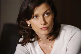 Yuris Frau Ava (Bridget Moynahan) beginnt, Yuris Reichtum zu hinterfragen. Sie stellt ihn vor die Entscheidung: Gesch&auml;ft oder Liebe...  +++ Die Verwendung des sendungsbezogenen Materials ist nur mit dem Hinweis und Verlinkung auf RTL+ gestattet. +++