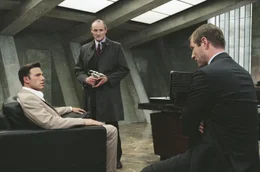L - R: Michael Jennings (Ben Affleck), Wolfe (Colm Feore), Rethrick (Aaron Eckhart)