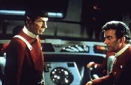 Mit einem gekaperten Raumschiff greift Captain Kirks (William Shatner, r.) Erzfeind Khan ein Sternenlabor an, in dem an einem streng geheimen Projekt gearbeitet wird. Sollte  der neuentwickelte Materieumwandler in Khans H&auml;nde gelangen, w&uuml;rde er &uuml;ber furchtbare Kr&auml;fte verf&uuml;gen. Mr. Spock (Leonard Niemoy, l.) ist fest entschlossen, sein Leben f&uuml;r die Enterprise zu geben ...; Mit einem gekaperten Raumschiff greift Captain Kirks (William Shatner, r.) Erzfeind Khan ein Sternenlabor an, in dem an einem streng geheimen Projekt gearbeitet wird. Sollte  der neuentwickelte Materieumwandler in Khans H&auml;nde gelangen, w&uuml;rde er &uuml;ber furchtbare Kr&auml;fte verf&uuml;gen. Mr. Spock (Leonard Niemoy, l.) ist fest entschlossen, sein Leben f&uuml;r die Enterprise zu geben ...