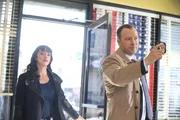 Maria Baez (Marisa Ramirez, l.); Danny Reagan (Donnie Wahlberg, r.)