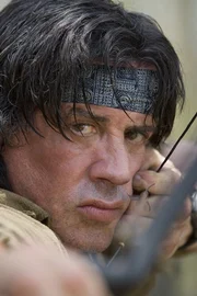 Gegen jegliche Vernunft und den Rat seines ehemaligen Mentors entschlie&szlig;t sich Rambo (Sylvester Stallone), eine kleine Gruppe Missionare f in die Krisenregion Burmas zu bringen. Da ger&auml;t ein Teil der Gruppe in einen Hinterhalt ...