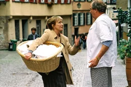 Gila von Weitershausen (Katharina Achternhagen), Friedrich von Thun (Alberto Puccini).