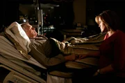 (l-r) Brian Dennehy as Jud Tierney, Mariska Hargitay as Det. Olivia Benson (l-r) Brian Dennehy as Jud Tierney, Mariska Hargitay as Det. Olivia Benson