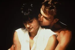 Noch sind der erfolgreiche Banker Sam (Patrick Swayze, r.) und seine Frau Molly (Demi Moore, l.) ein gl&uuml;ckliches Paar ...