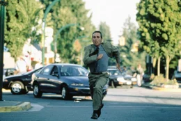 Voller Verzweiflung versucht Bew&auml;hrungshelfer Travis (Tommy Lee Jones), seine von Rachegel&uuml;sten getriebene Klientin von einer unbedachten Tat abzuhalten ...
