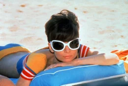 Joanna Wallace (Audrey Hepburn)