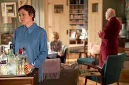 Anne (Olivia Colman, li.) hofft, dass sich Anthony (Anthony Hopkins, re.) und Laura (Imogen Poots, Mitte) gut verstehen.; MDR FERNSEHEN THE FATHER, "The Father", am Montag (18.11.24) um 23.10 Uhr. Anne (Olivia Colman, li.) hofft, dass sich Anthony (Anthony Hopkins, re.) und Laura (Imogen Poots, Mitte) gut verstehen. &copy; MDR/Tobis Film GmbH/Sean Gleason, honorarfrei - Verwendung gem&auml;&szlig; der AGB im engen inhaltlichen, redaktionellen Zusammenhang mit genannter MDR-Sendung bei Nennung "Bild: MDR/Tobis Film GmbH/Sean Gleason" (S2+). MDR/HA Kommunikation, 04360 Leipzig, Tel: (0341) 300 6477 oder - 6463
